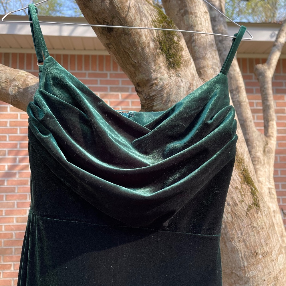 Revelry Floor Length Green Velvet Gown Size 4